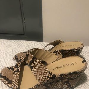 Via Spiga Black & taupe platform sandals size 10